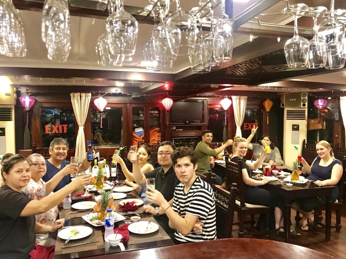Halong Majestic Legend Cruise Hotel Hạ Long-öböl Kültér fotó