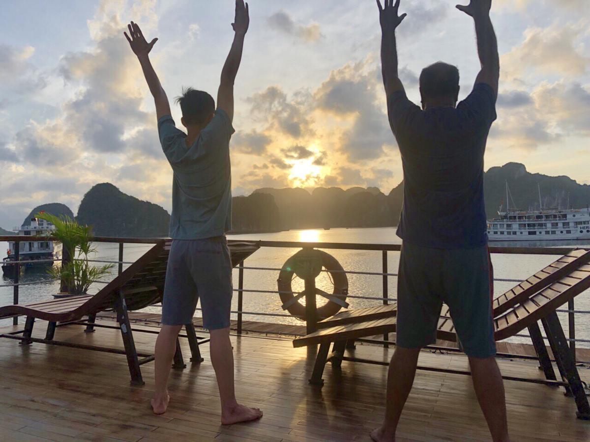 Halong Majestic Legend Cruise Hotel Hạ Long-öböl Kültér fotó