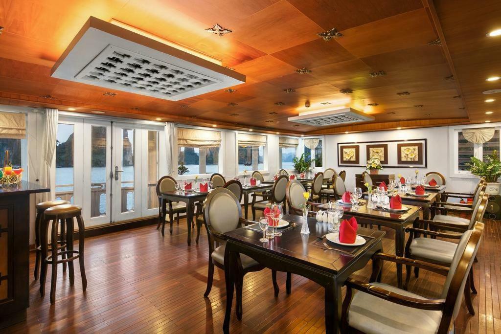Halong Majestic Legend Cruise Hotel Hạ Long-öböl Kültér fotó